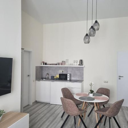Eden City Home Gyor Ngoại thất bức ảnh